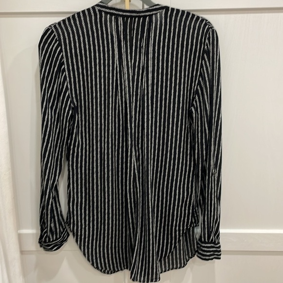 Maeve Anthropology Boho Tunic button up Rayon Top Size 8 medium black and white - Picture 10 of 13